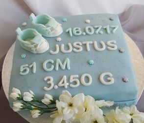 Torte zur Geburt